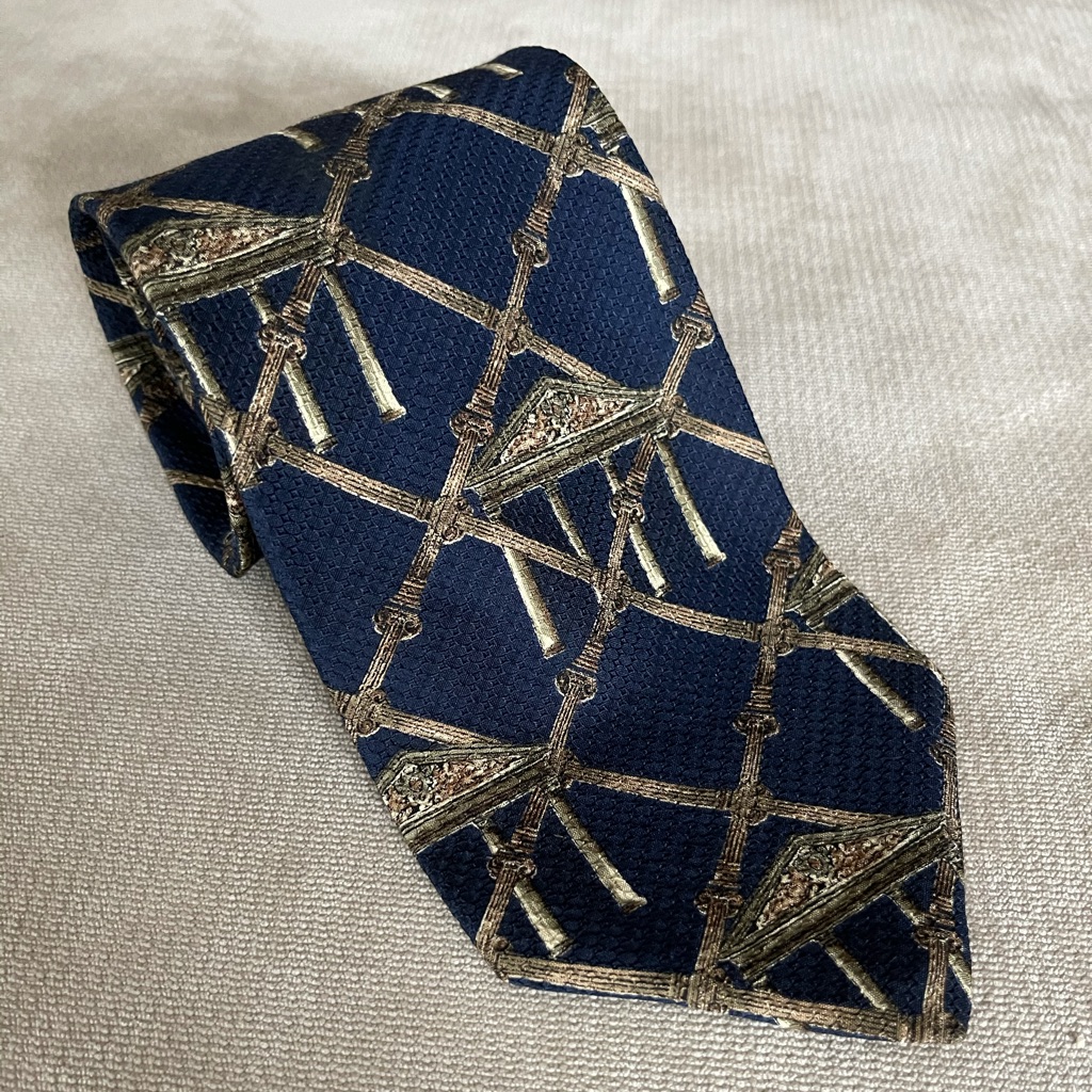 Structure Tie